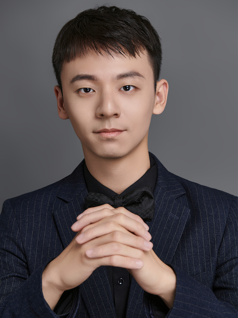 Dr. Moyi Liu portrait.